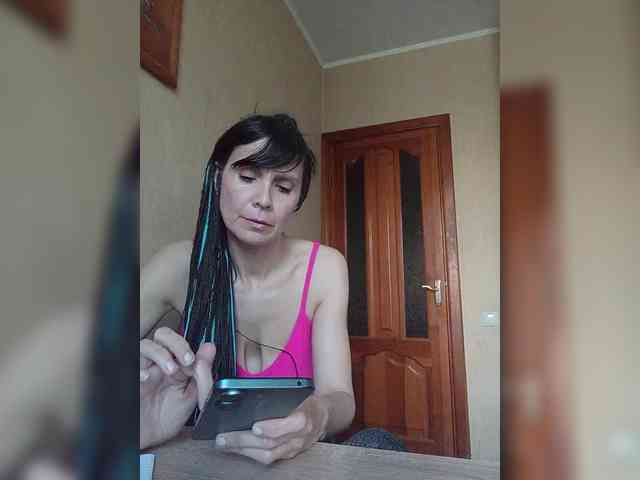 Hellenalonenochka webcam