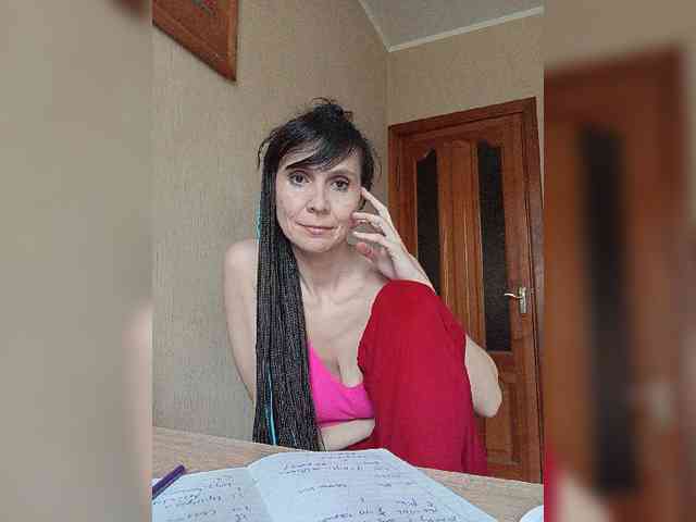 Hellenalonenochka webcam