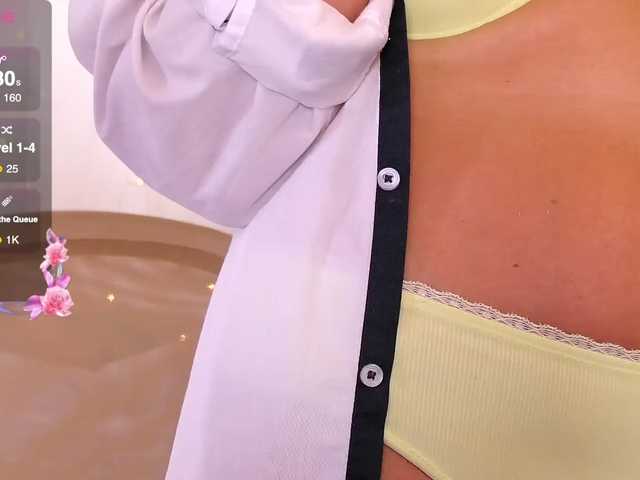 miss-milka live webcam show