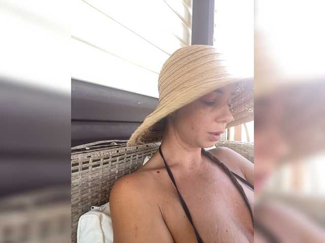 Miss_Milka live cam
