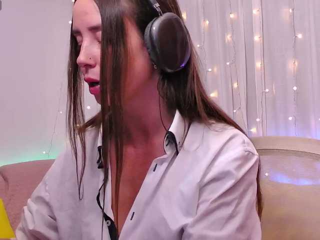 miss-milka live cam on BongaCams