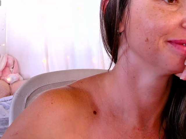 miss-milka live cam on BongaCams