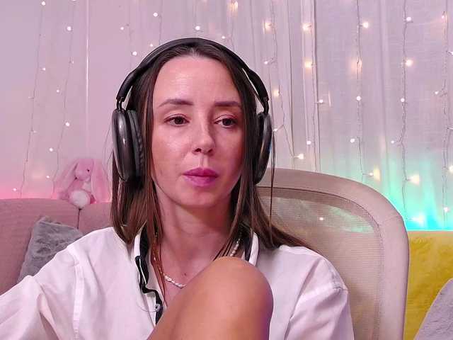 Miss_Milka live cam preview