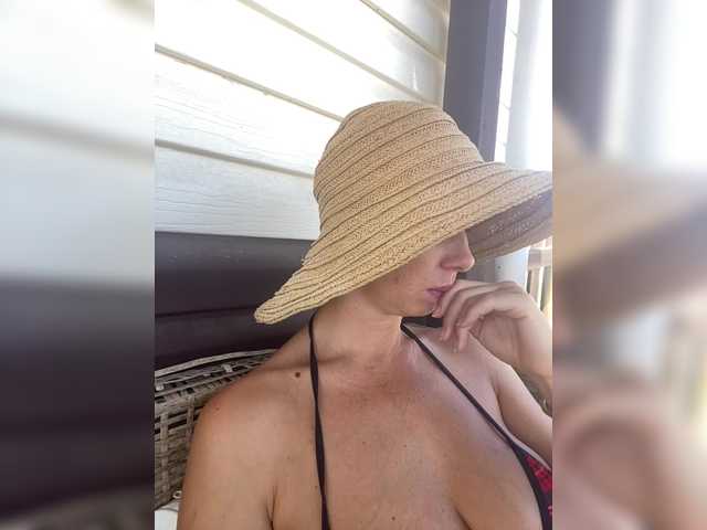 miss-milka live cam on BongaCams