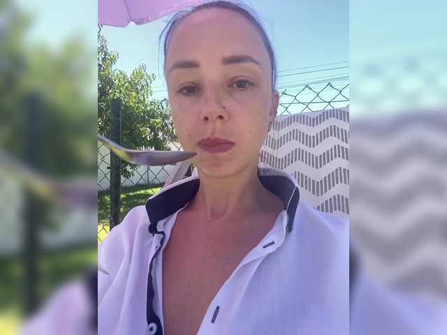 miss-milka live cam on BongaCams