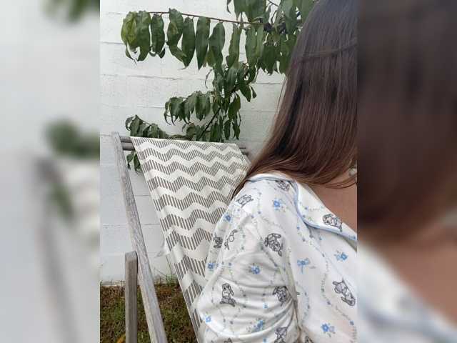 Miss_Milka live cam preview