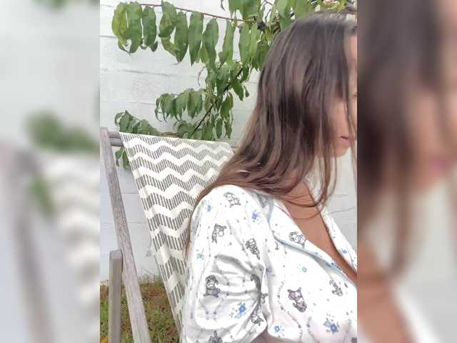 Miss_Milka live cam preview