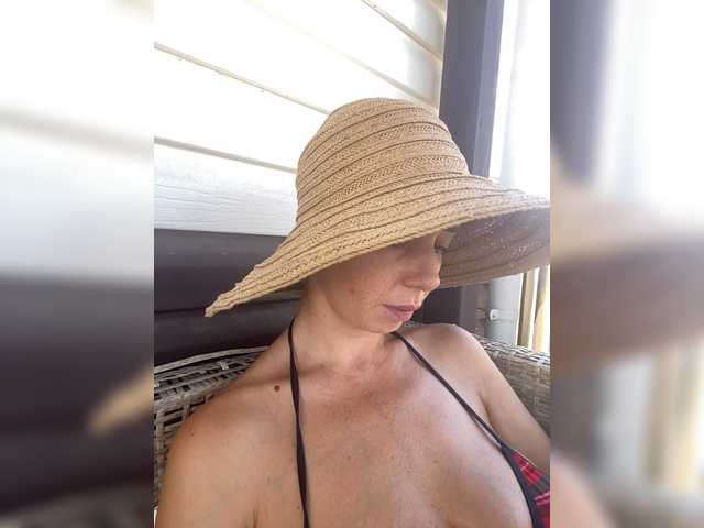 miss-milka live cam on BongaCams