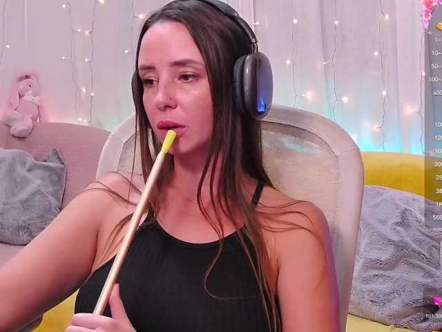 miss-milka live cam on BongaCams