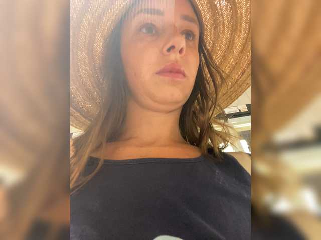 le modèle Miss_Milka est en webcam porno dans un show sur le site bongacams, il possède les tags suivants: White/Caucasian,Brunette,Shaved
