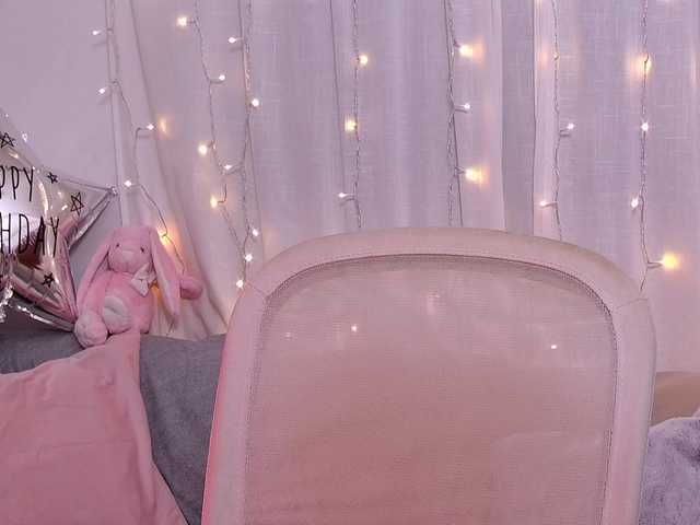 Miss_Milka live webcam show