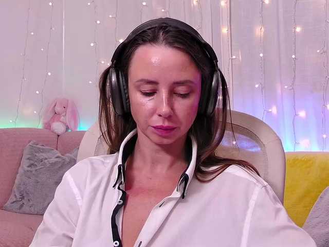 Miss_Milka live cam preview