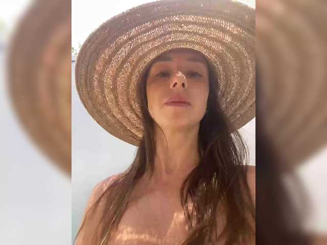 miss-milka live cam on BongaCams