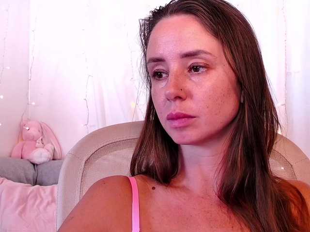 miss-milka live webcam show