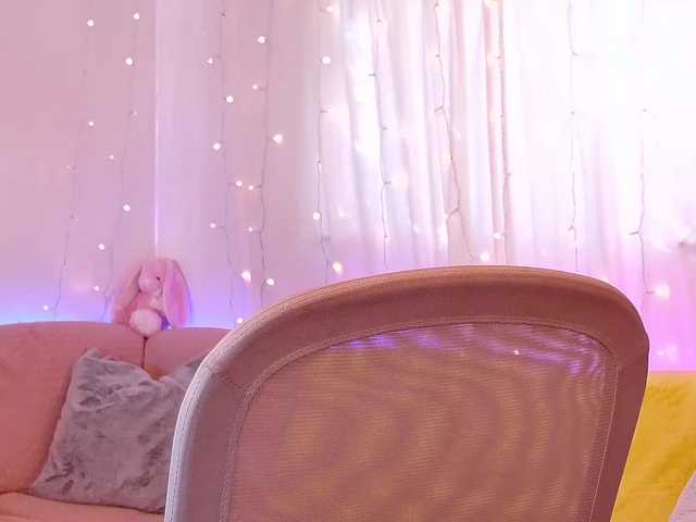 Miss_Milka live cam preview