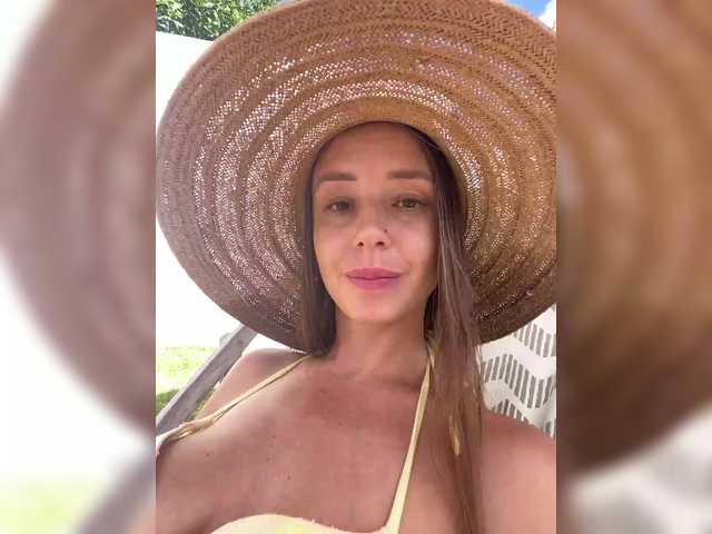 miss-milka live cam on BongaCams