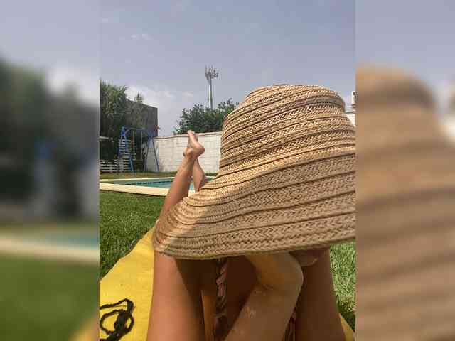 Miss_Milka webcam