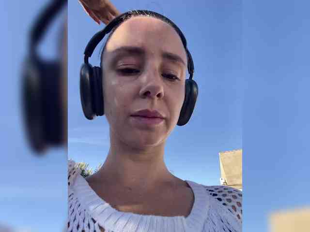 Miss_Milka webcam