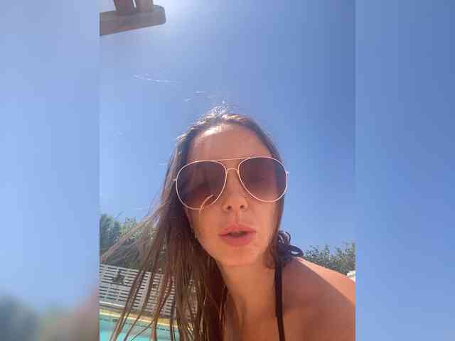 Miss_Milka webcam