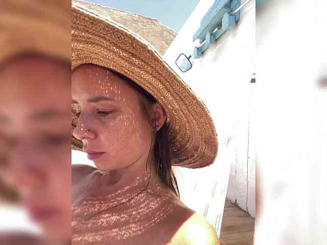 Miss_Milka webcam