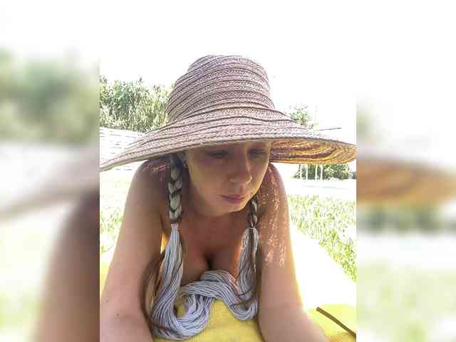 Miss_Milka webcam