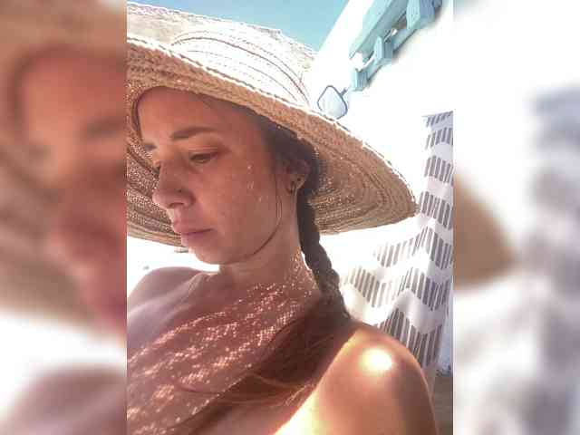 Miss_Milka webcam