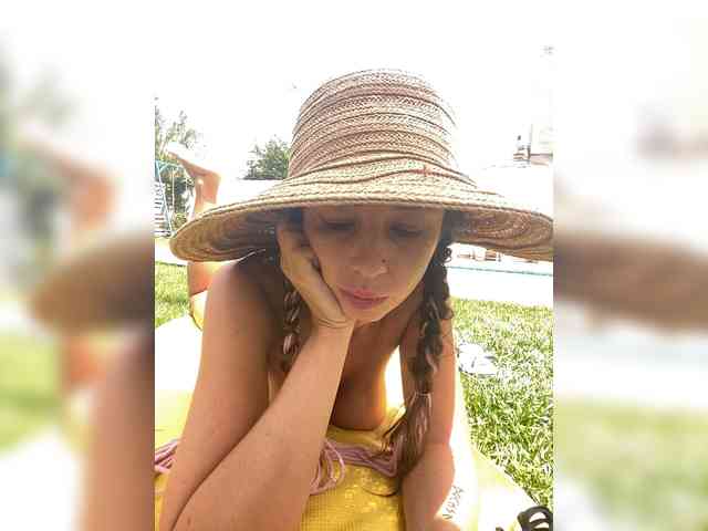 Miss_Milka webcam