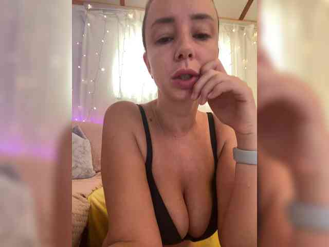 Miss_Milka webcam