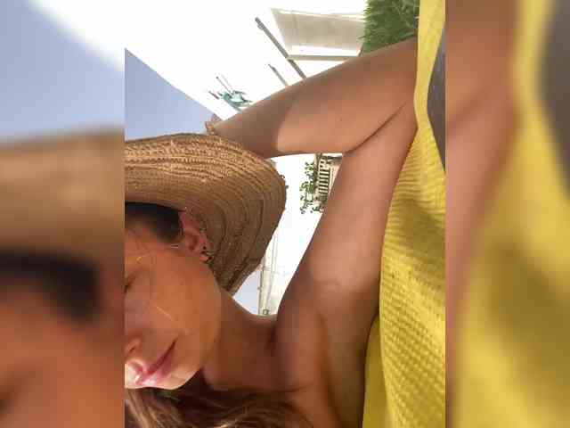 Miss_Milka webcam