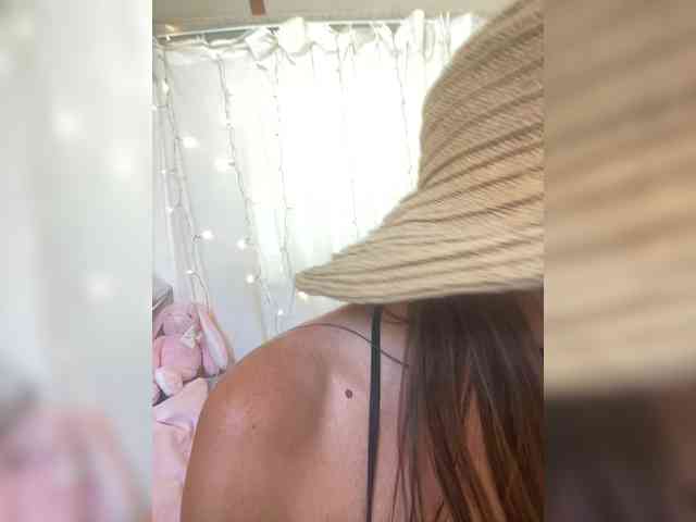 Miss_Milka webcam