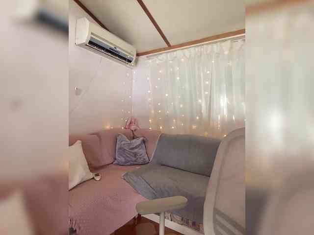 Miss_Milka webcam