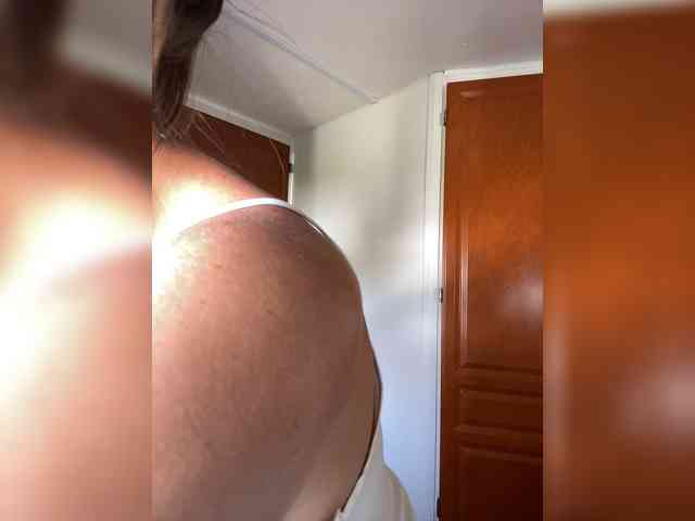 Miss_Milka webcam