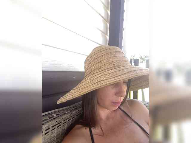 Miss_Milka webcam
