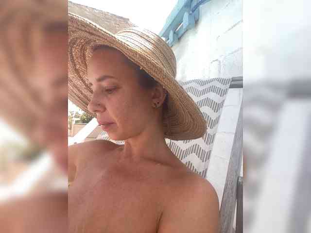 Miss_Milka webcam