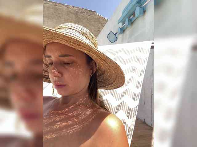 Miss_Milka webcam