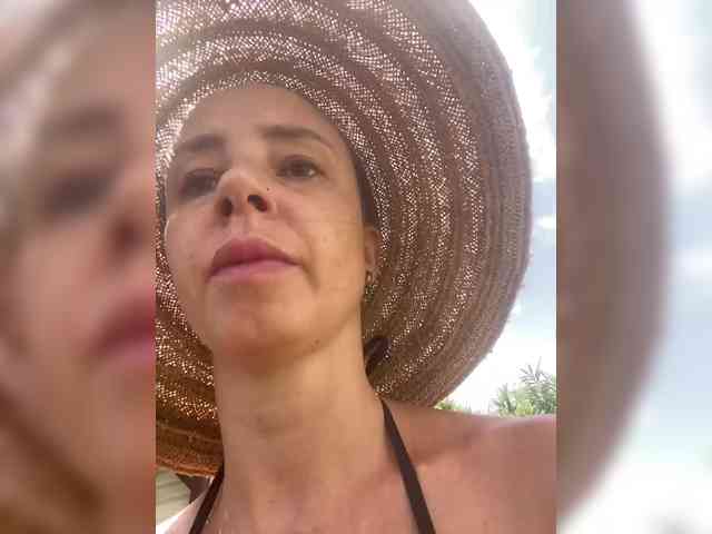 Miss_Milka webcam