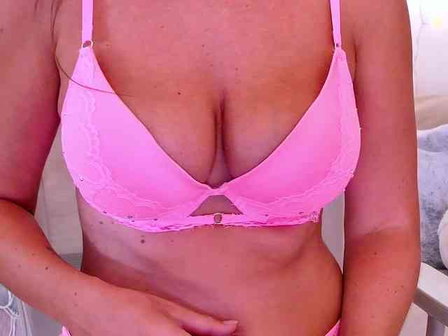 Miss_Milka webcam