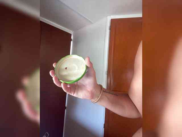 Miss_Milka webcam