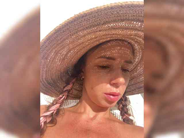 Miss_Milka webcam