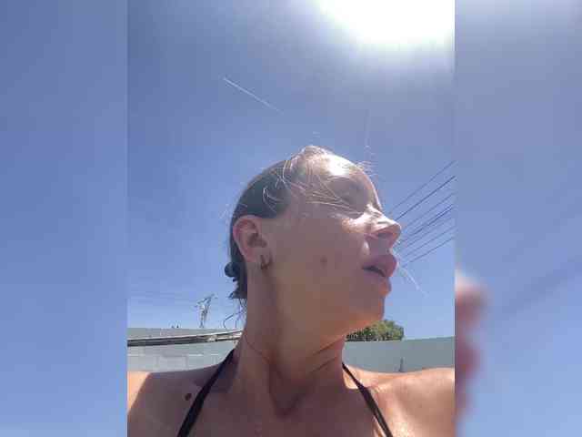 Miss_Milka webcam