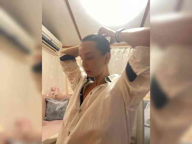 Miss_Milka webcam