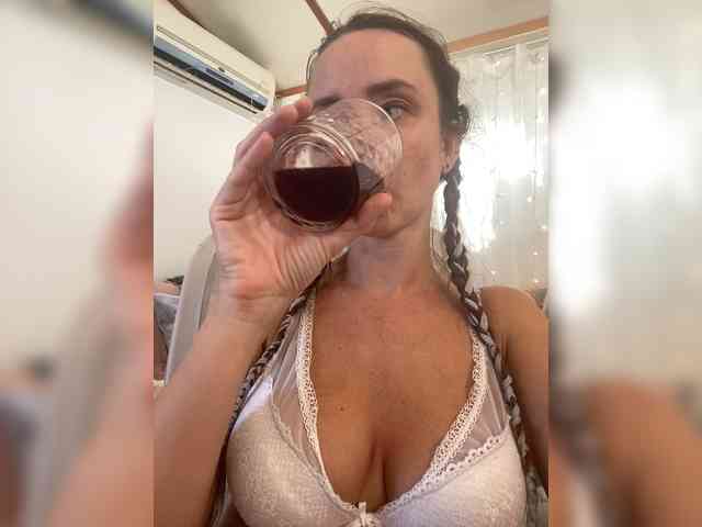 Miss_Milka webcam