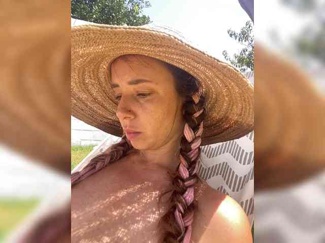 Miss_Milka webcam