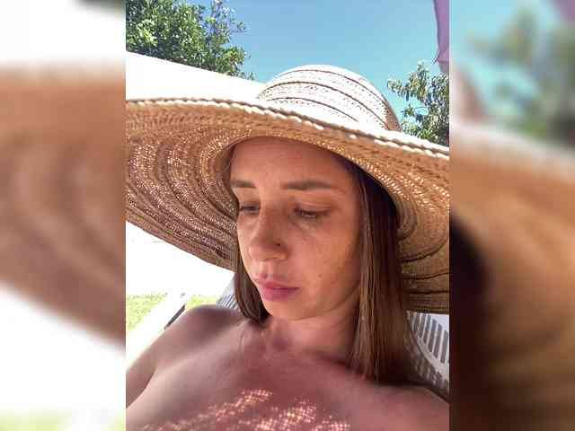 Miss_Milka webcam
