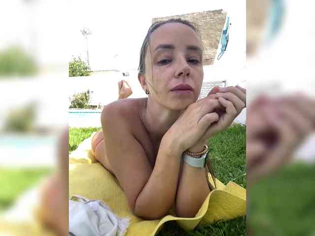 Miss_Milka webcam