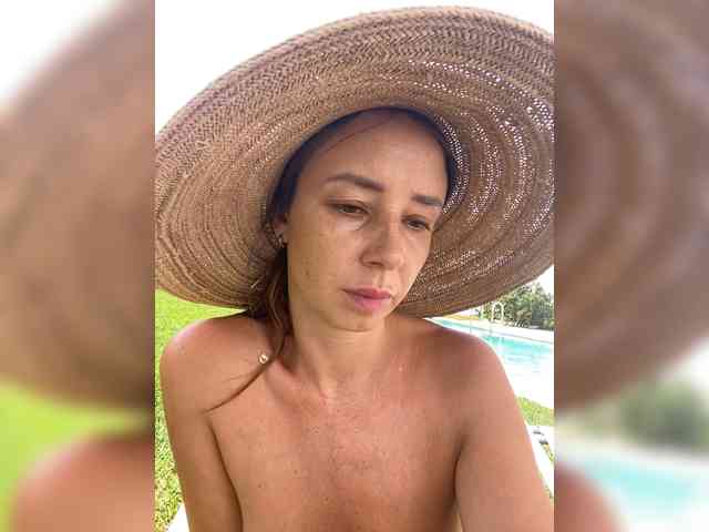 Miss_Milka webcam
