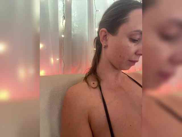 Miss_Milka webcam