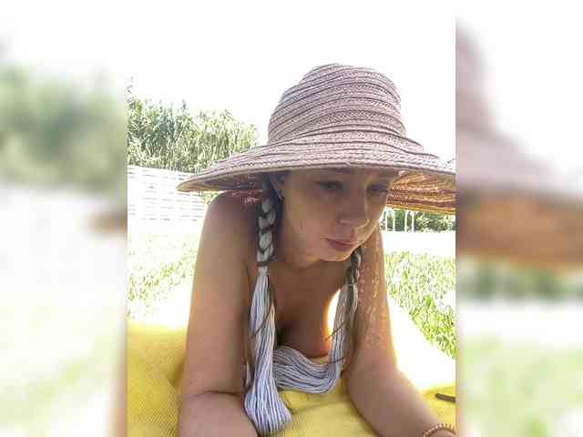 Miss_Milka webcam