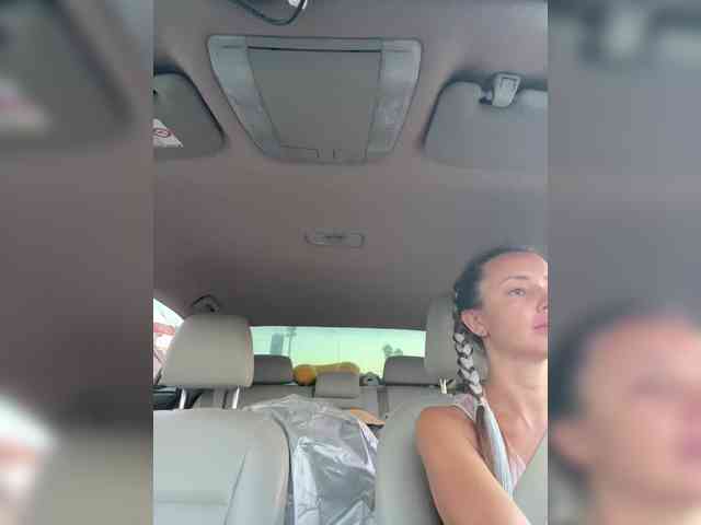 Miss_Milka webcam