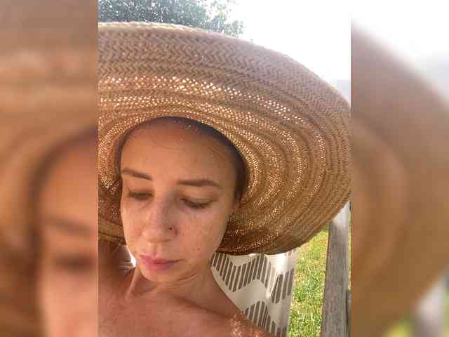 Miss_Milka webcam